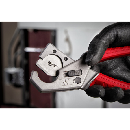 Obcinak do rur z tworzyw sztucznych do 25mm Milwaukee 4932479407