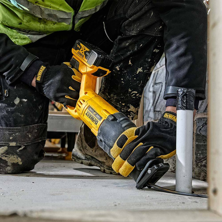 Pilarka szablasta Dewalt DCS380N