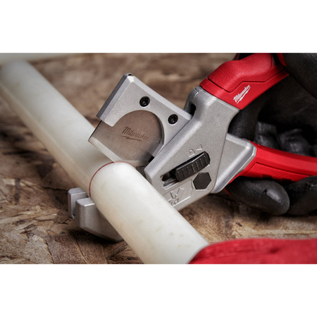 Obcinak do rur z tworzyw sztucznych do 25mm Milwaukee 4932479407
