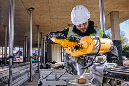 Pilarka stołowa / Ukośnica DeWALT DWS780
