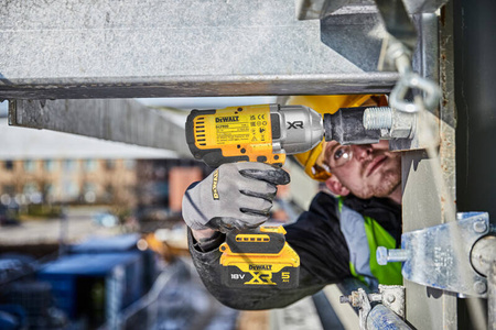 Klucz udarowy 1/2" DeWALT DCF900N
