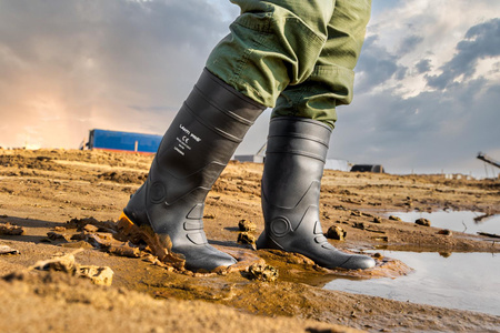 Kalosze ochronne wysokie bez podnoska Lahti Pro czarne, rozmiar 45