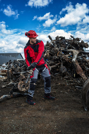 Półbuty robocze z podnoskiem kompozytowym S1 SRC Lahti Pro czarno-czerwone, rozmiar 39