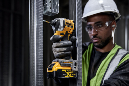 Zakrętarka udarowa DeWALT DCF850N