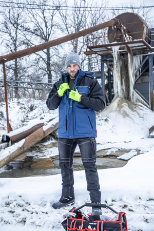 Kurtka zimowa ocieplana LPKZ1L Lahti Pro niebieska, rozmiar L