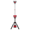 Lampa stojąca Milwaukee z wbudowaną ładowarką M18HOSALC-0 (4933478116)