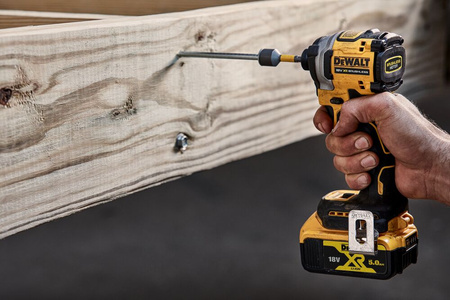 Zakrętarka udarowa DeWALT DCF850N