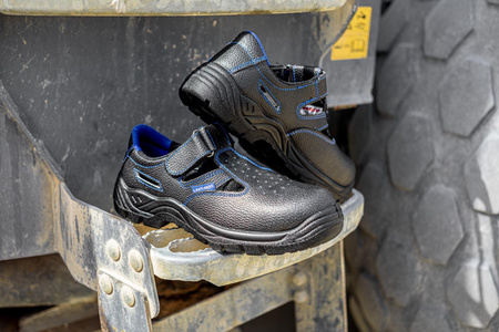 Sandały skórzane SB FO SRC 39 LAHTI PRO