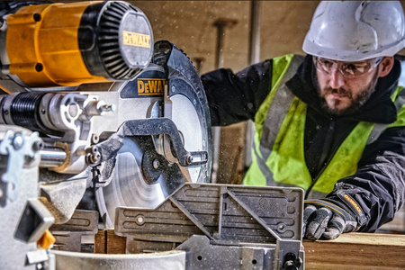 Pilarka stołowa / Ukośnica DeWALT DWS780