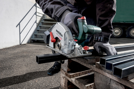 Akumulatorowa ręczna pilarka tarczowa Metabo MKS 18 LTX BL 58 (600773840)