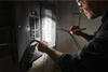 Latarka z wbudowanym akumulatorem USB 250 lumenów Milwaukee IR PL250 4933478705