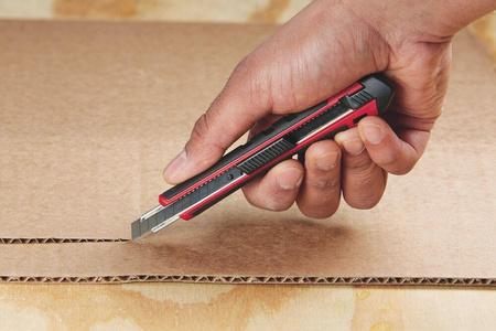 Nóż z ostrzem łamanym 9mm Milwaukee 48221960