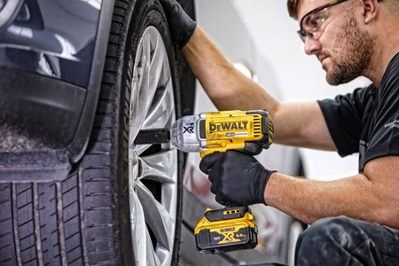 Klucz udarowy DeWALT DCF899HN