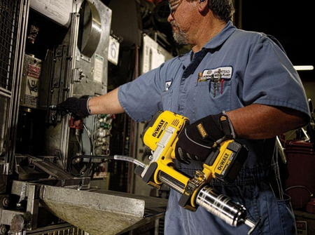 Smarownica akumulatorowa DeWALT DCGG571M1