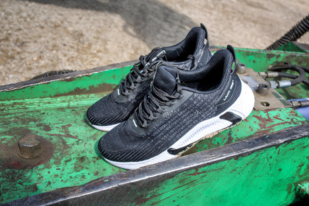 Półbuty z dzianiny 3D Lahti Pro rozm. 46