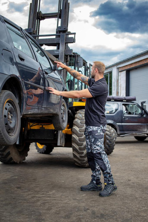 Półbuty nubuk SRC S3 rozm.43 LAHTI PRO