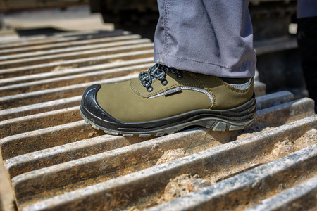 Półbuty robocze nubuk SRC S3 42 LAHTI PRO