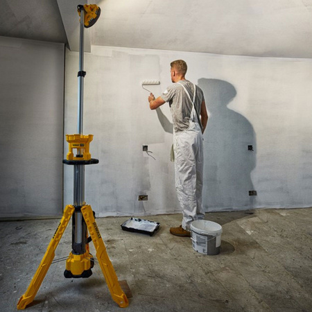 Akumulatorowa lampa stojąca teleskopowa DeWALT DCL079