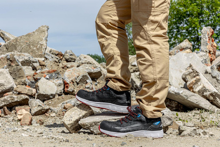 Półbuty robocze ochronne S1P SRC podnosek kompozytowy Lahti Pro czarne, rozmiar 42