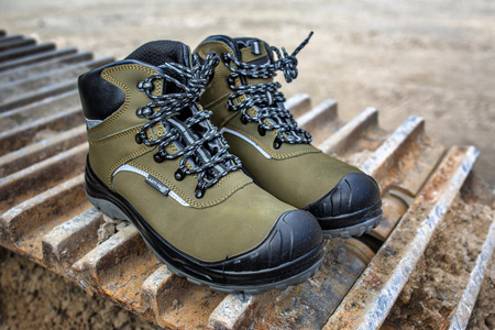 Trzewiki robocze nubukowe SRC S3 Lahti Pro zielono - czarne, rozmiar 47